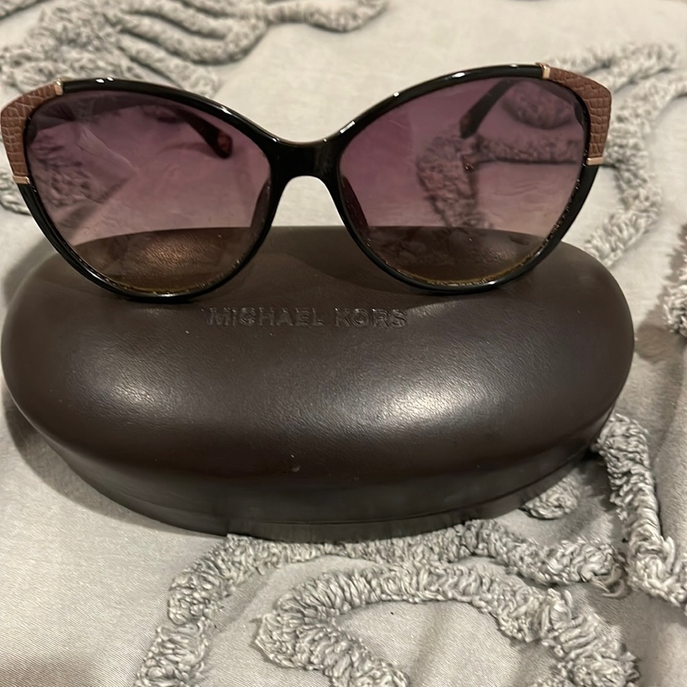 Michael Kors sunglasses 🌞